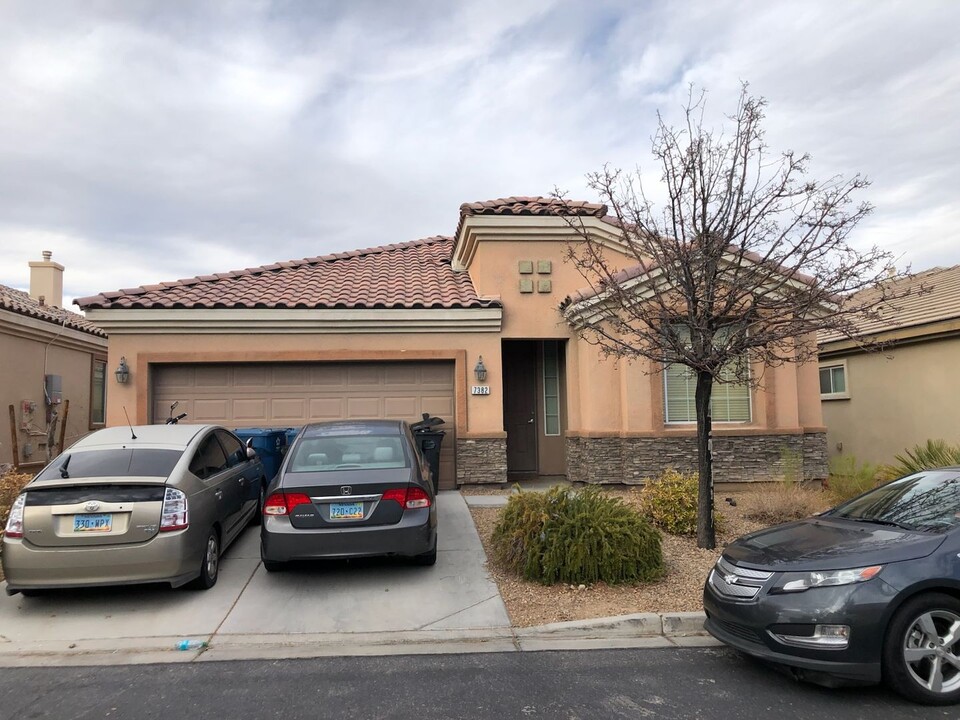 7382 W Shelbourne Ave in Las Vegas, NV - Building Photo