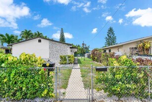 2235 Coolidge St, Unit 1 in Hollywood, FL - Building Photo
