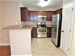 1242 Carlton Ridge Dr in Cordova, TN - Foto de edificio - Building Photo