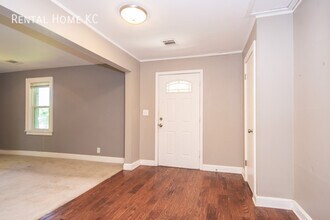 5101 Hardy St in Mission, KS - Building Photo - Building Photo