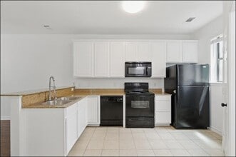 116 E Nemo St in Arlington, TX - Foto de edificio - Building Photo