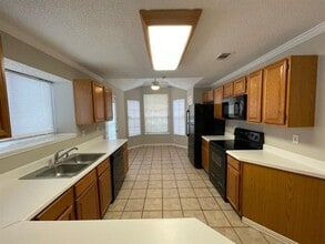 5205 Trailhead Dr in Arlington, TX - Building Photo - Building Photo