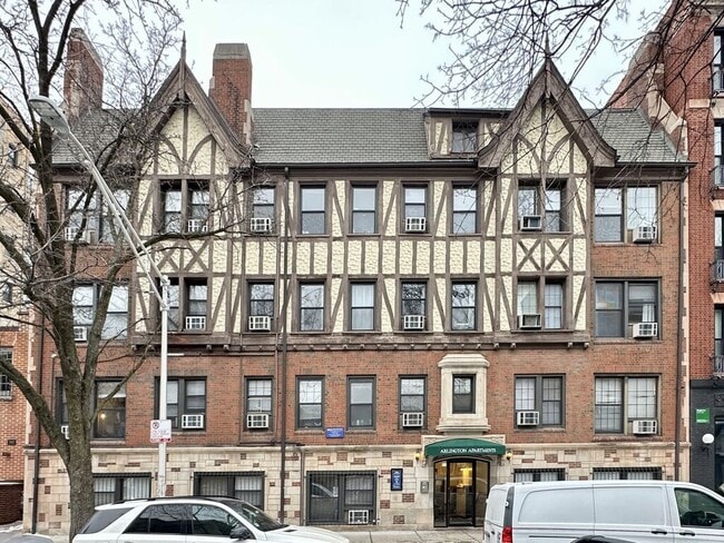 property at 541 W Arlington Pl