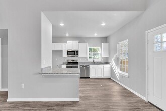 518 Ranier Dr in Longview, TX - Foto de edificio - Building Photo