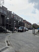 5 Bancroft Ln in Richmond Hill, ON - Building Photo