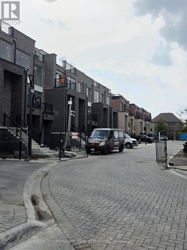 property at 5 Bancroft Ln