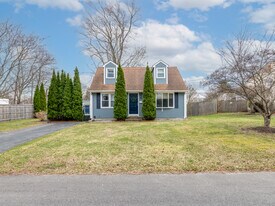 32 Hamlin Ave in Warwick, RI - Building Photo