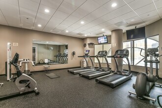 630 N State St, Unit 1305 in Chicago, IL - Building Photo - Building Photo