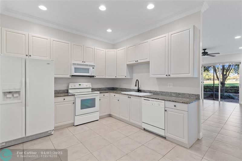 3166 Fairway Cir in Davie, FL - Building Photo