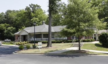 Mulberry Court Apartments in Greenville, SC - Foto de edificio - Building Photo