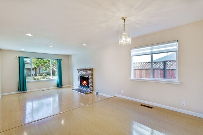 6186 Ellerbrook Way in San Jose, CA - Building Photo - Building Photo