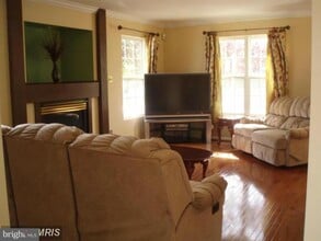 6016 McAlester Way in Centreville, VA - Building Photo - Building Photo