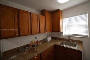 7130 W 11th Ct in Hialeah, FL - Building Photo