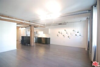 527 Molino St in Los Angeles, CA - Foto de edificio - Building Photo