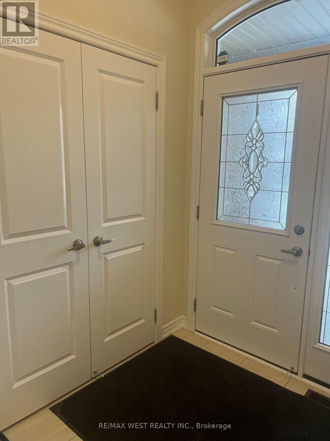 21 Spruce Pine Cres in Vaughan, ON - Building Photo - Building Photo