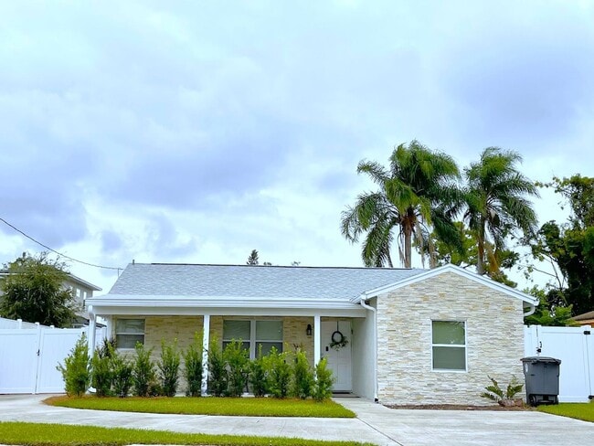 850 W Canton Ave