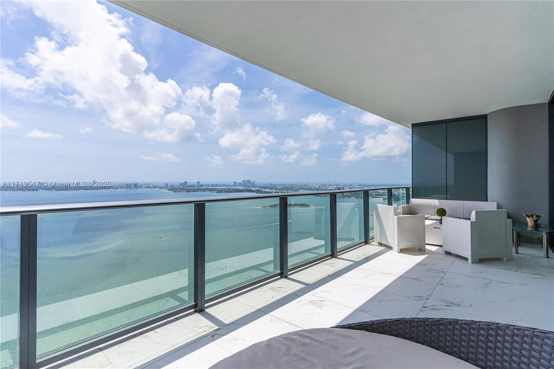 3131 NE 7th Ave, Unit # 4202 in Miami, FL - Building Photo