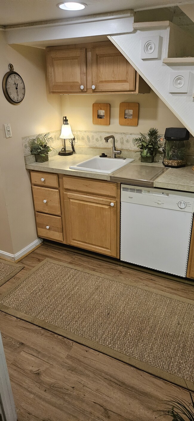 5737 13th St NW, Unit Apartment #1 in Washington, DC - Building Photo - Building Photo