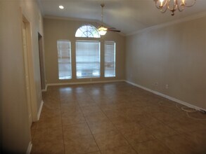 1606 Quail Run in Brookshire, TX - Building Photo - Building Photo