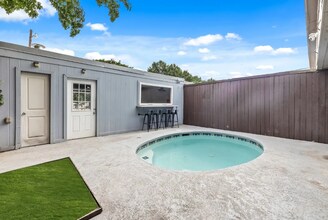 13340 Kit Ln in Dallas, TX - Building Photo - Building Photo