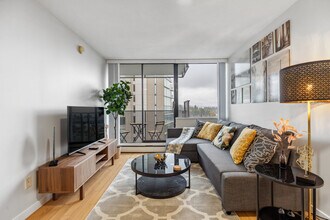 1920 Alberni St in Vancouver, BC - Building Photo - Building Photo