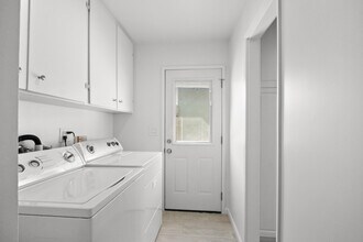1565 Santa Ana Ave, Unit E in Costa Mesa, CA - Building Photo - Building Photo