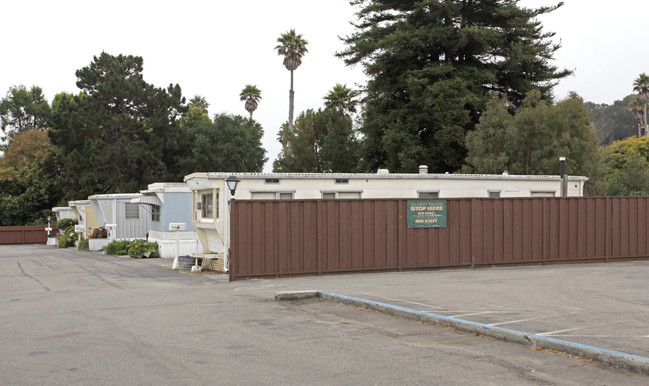 3320 Portola Dr in Santa Cruz, CA - Foto de edificio - Building Photo