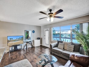 3014 Cornwall A in Boca Raton, FL - Building Photo - Building Photo