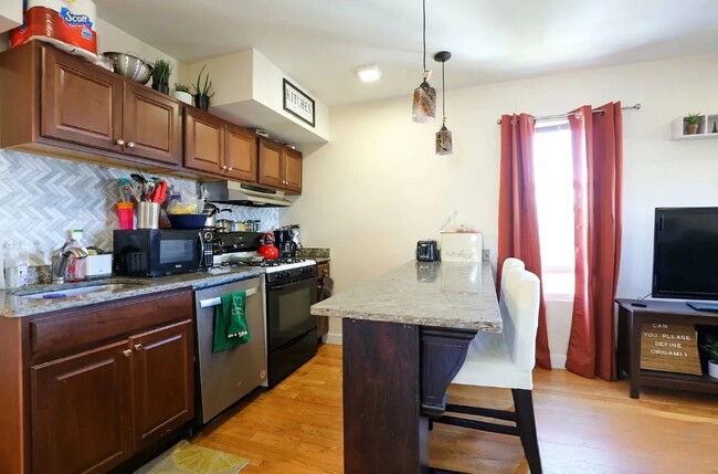 21 Weitz St, Unit 21-21 in Boston, MA - Building Photo - Building Photo