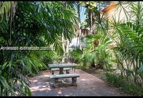 730 12th St in Miami Beach, FL - Building Photo - Building Photo