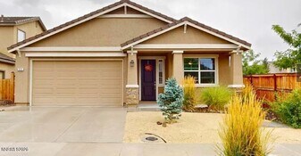 7075 Diversey Dr in Sparks, NV - Building Photo
