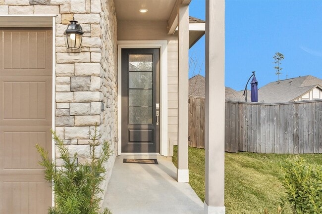 677 Royal Arch Dr in Conroe, TX - Building Photo - Building Photo