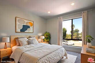 6820 Remmet Ave in Los Angeles, CA - Building Photo - Building Photo