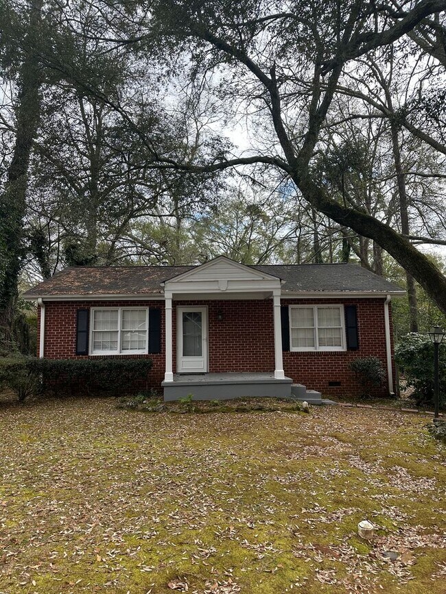 455 Pineneedle Rd in Athens, GA - Building Photo - Building Photo