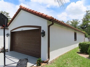 10674 Oak Bend Way in Wellington, FL - Foto de edificio - Building Photo