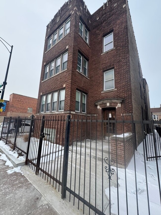 property at 5453 S Wood St