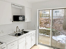 1942 Richmond St NW in Grand Rapids, MI - Building Photo