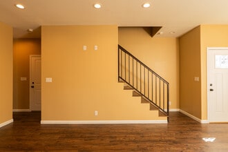 938 S Bernal Ave in Los Angeles, CA - Building Photo - Building Photo