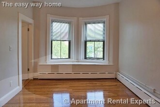 114 Willow St, Unit #4 in Cambridge, MA - Building Photo - Building Photo