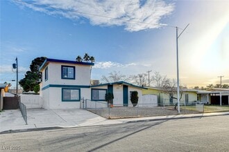 5813 W Balzar Ave in Las Vegas, NV - Building Photo - Building Photo