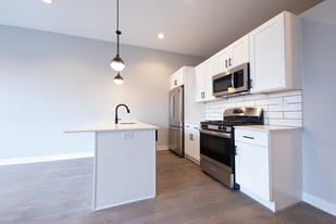 1637 W Chicago Ave in Chicago, IL - Building Photo