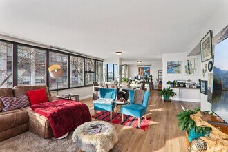 5801 N Sheridan Rd in Chicago, IL - Building Photo - Building Photo