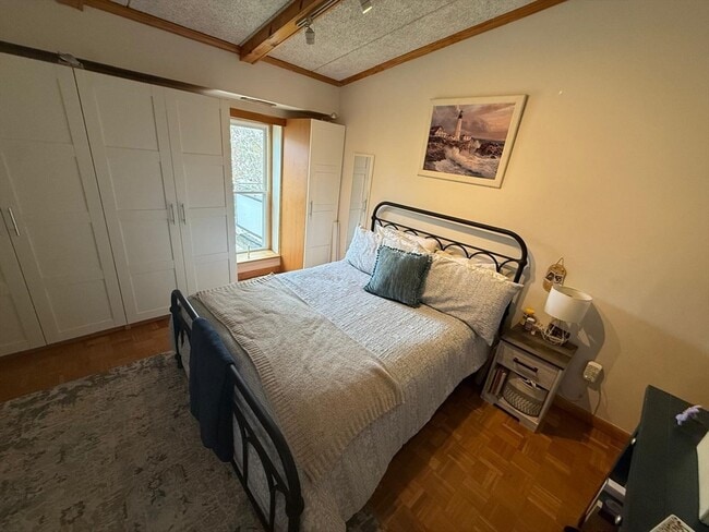 20 Broadlawn Dr in Newton, MA - Building Photo - Building Photo