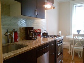 116 Riverway, Unit 8 in Boston, MA - Building Photo