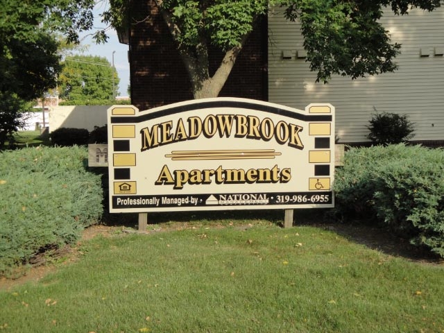 Meadowbrook Apartments in Mount Pleasant, IA - Building Photo - Building Photo