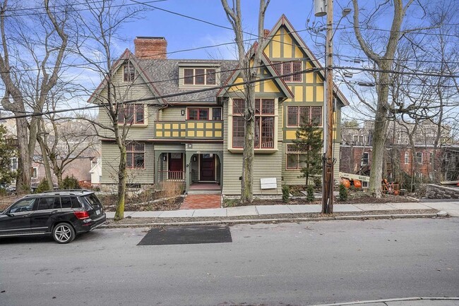 165 Winthrop Rd-Unit -E in Brookline, MA - Building Photo - Building Photo