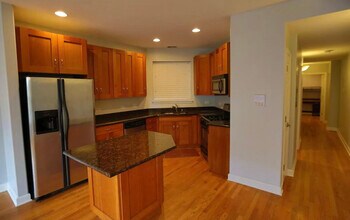 2339 N Albany Ave in Chicago, IL - Building Photo - Building Photo