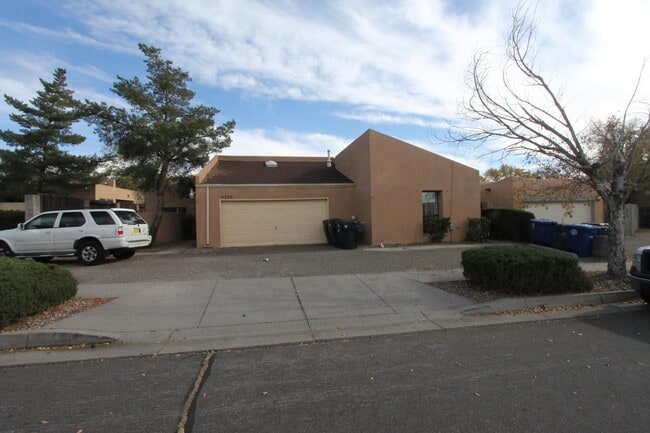 property at 5320 Heritage Way NE