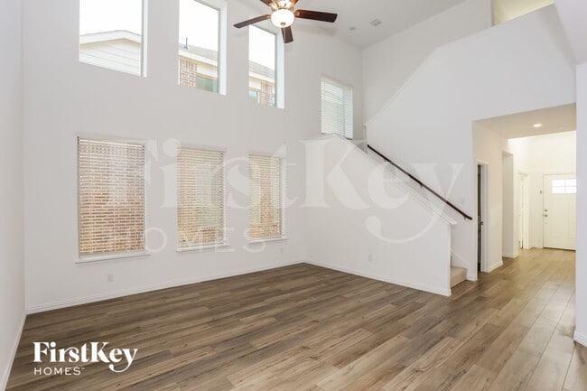 10105 Elkhorn Dr in Fort Worth, TX - Foto de edificio - Building Photo