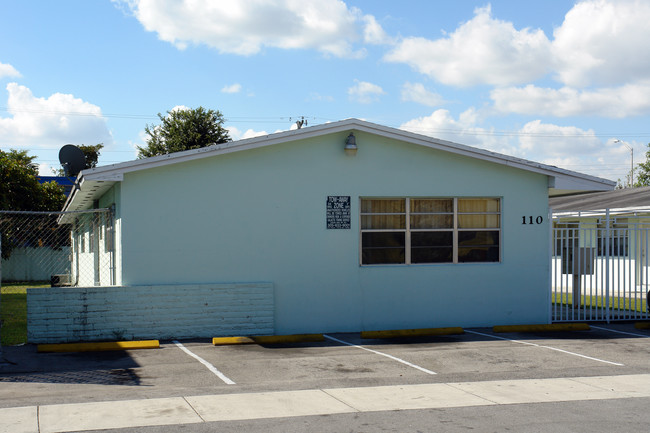 110 W 28th St in Hialeah, FL - Building Photo - Building Photo